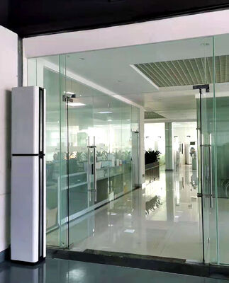 Подъемная подогревная воздушная завеса для стеклянных дверей Вертикальная установка Тепловой воздушный экран